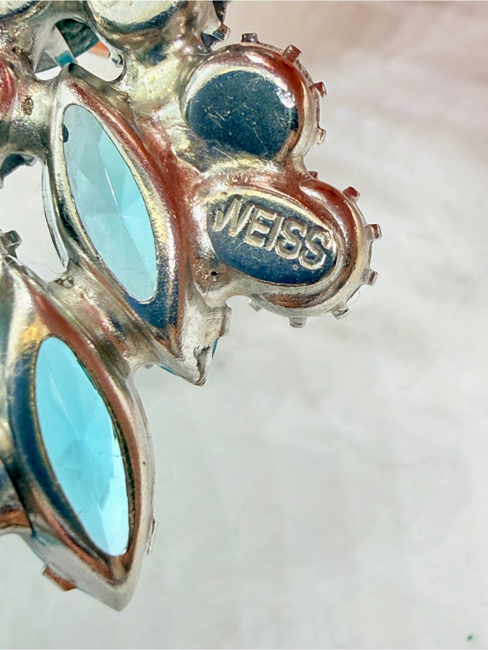 Vintage Large Weiss Brooch & Clip On Earring, AB & Blue Rhinestones Floral Pin - Picture 6 of 10
